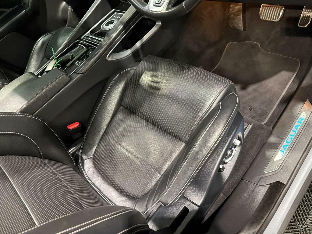 Jaguar F-Pace I4 Chequered Flag Awd White #25