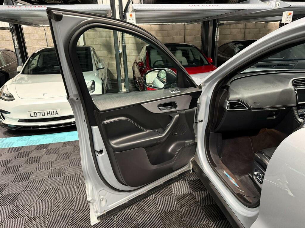 Jaguar F-Pace I4 Chequered Flag Awd White #41