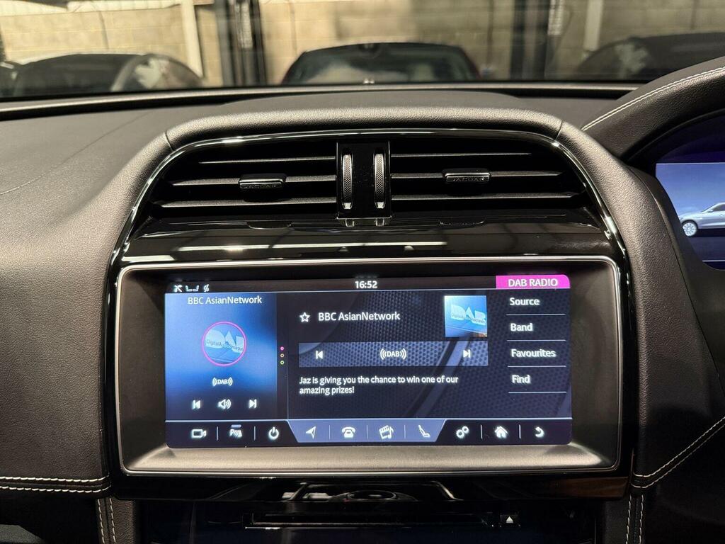 Jaguar F-Pace I4 Chequered Flag Awd White #54