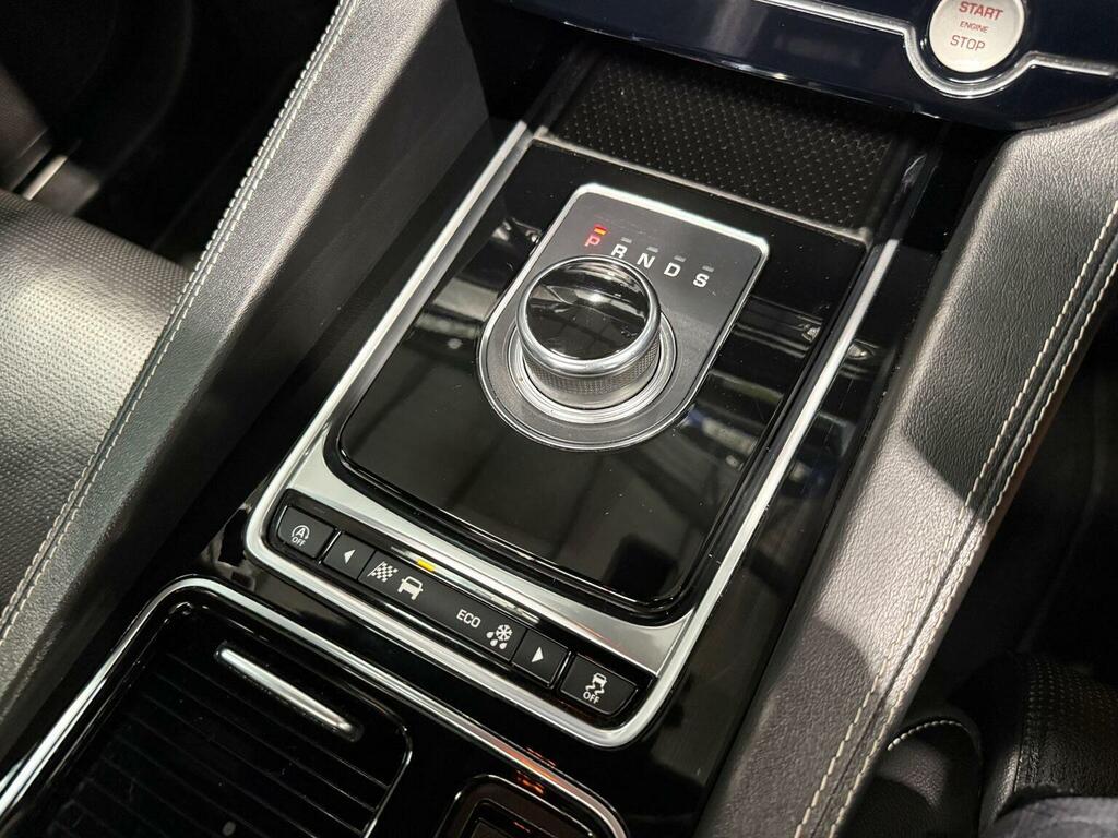 Jaguar F-Pace I4 Chequered Flag Awd White #58
