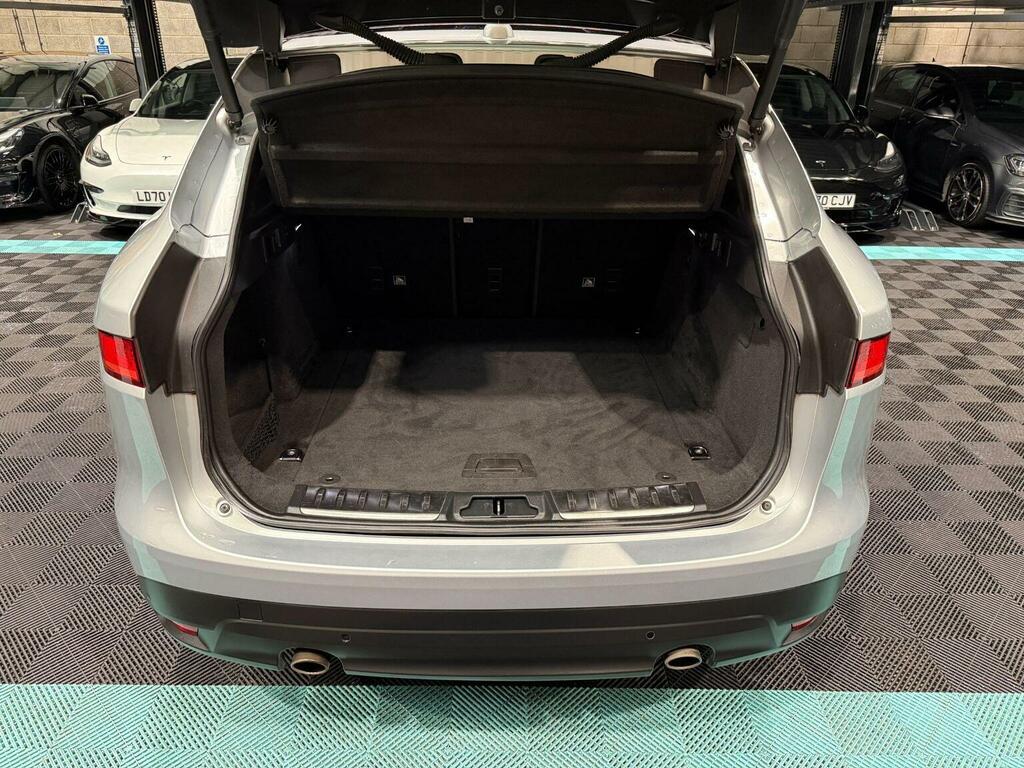 Jaguar F-Pace I4 Chequered Flag Awd White #33
