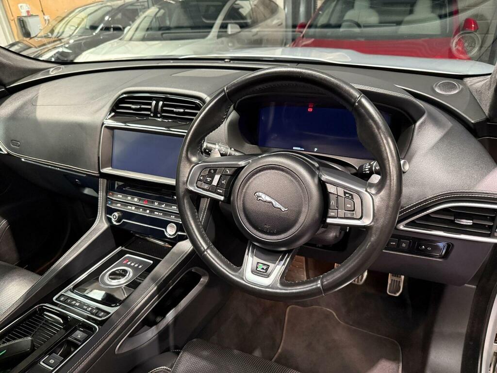 Jaguar F-Pace I4 Chequered Flag Awd White #23