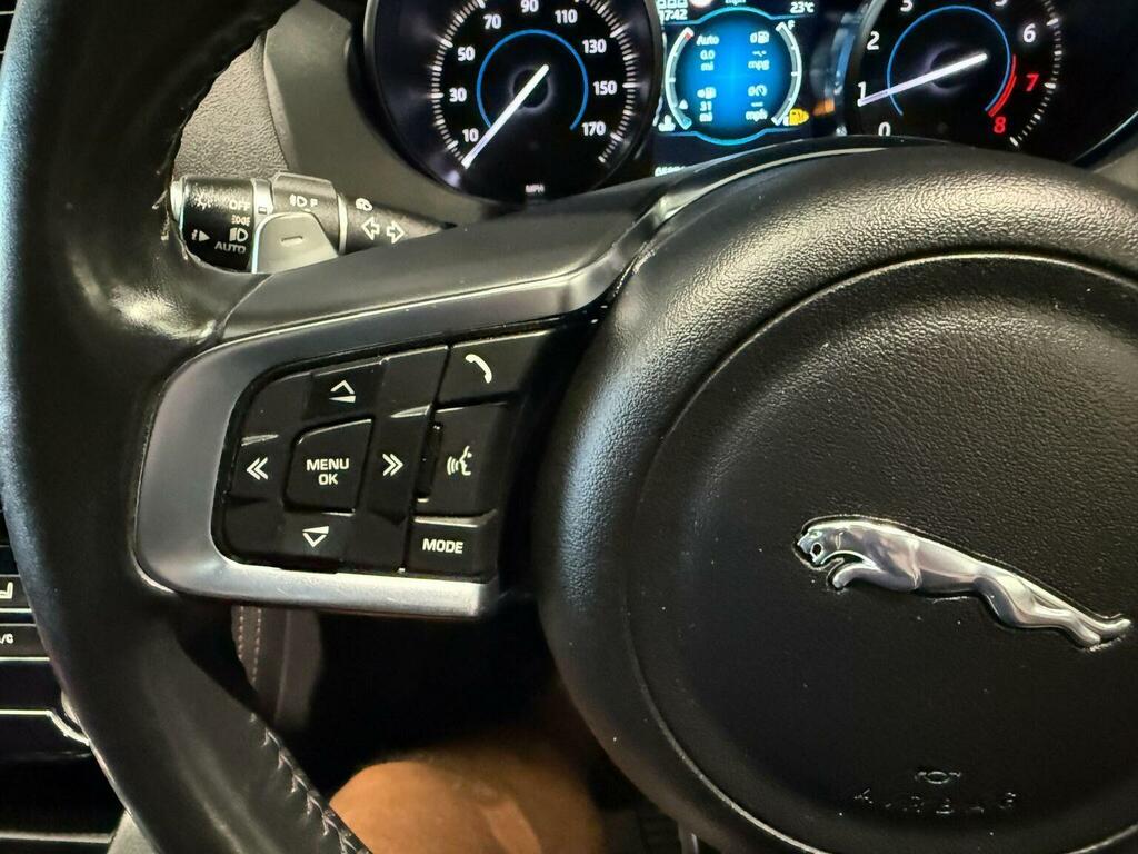 Jaguar F-Pace 2.0D Portfolio Awd Black #48