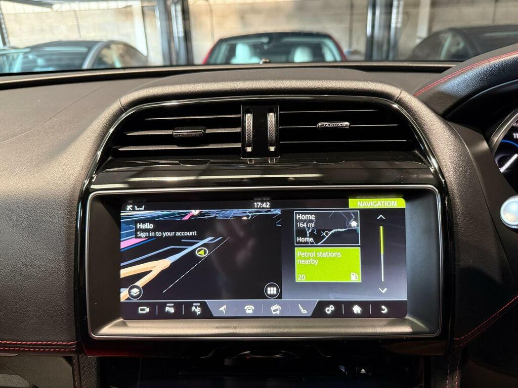 Jaguar F-Pace 2.0D Portfolio Awd Black #51