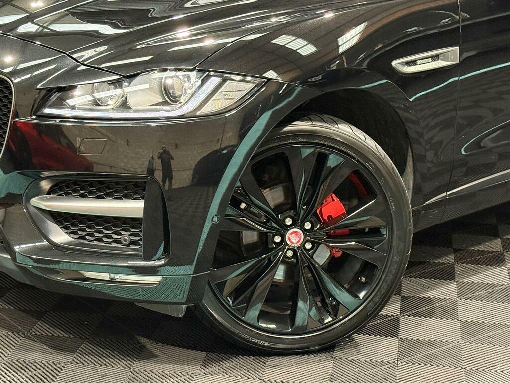 Jaguar F-Pace 2.0D Portfolio Awd Black #14