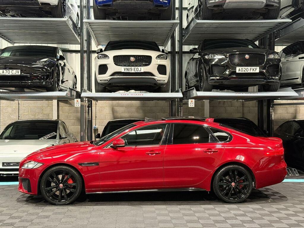 Jaguar XF 3.0D V6 S Euro 6 Ss Red #4