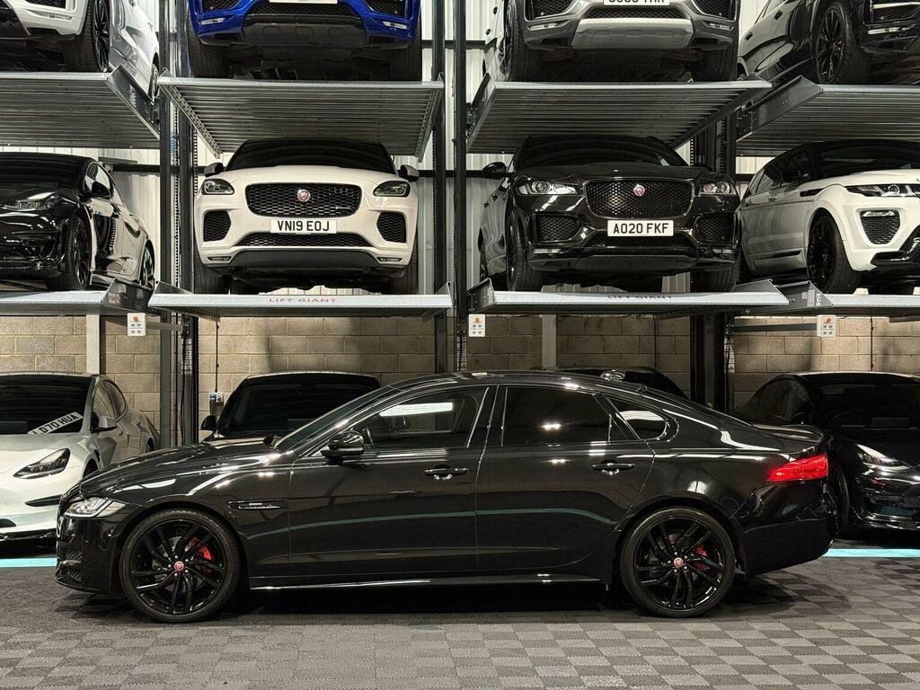Jaguar XF 2.0D R-sport Awd Euro 6 Ss Black #4