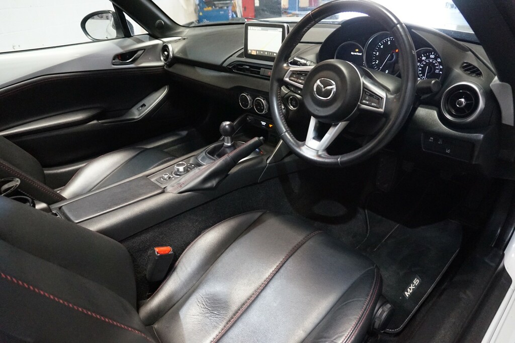 Mazda MX-5 RF Coupe #10