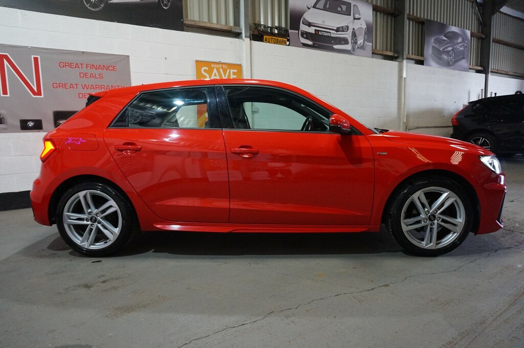 Audi A1 1.0 Tfsi 25 S Line Red