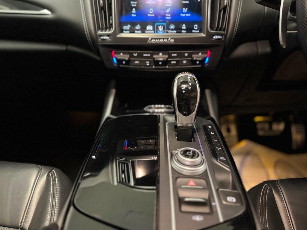 Maserati Levante 3.0 D V6 271 Bhp Grey #14