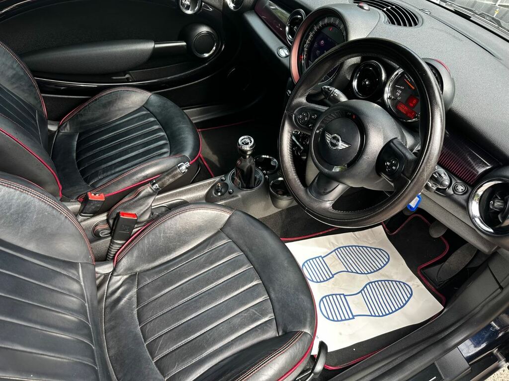 Mini Clubman 1.6 Cooper D Red #31