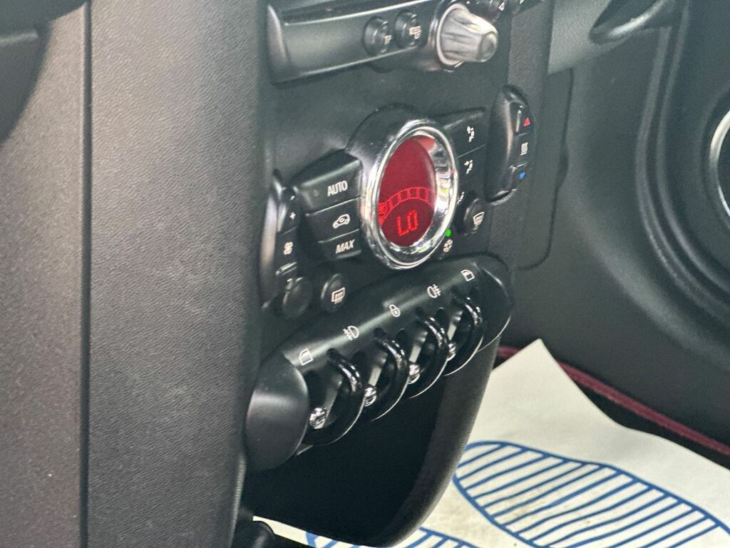 Mini Clubman 1.6 Cooper D Red #29