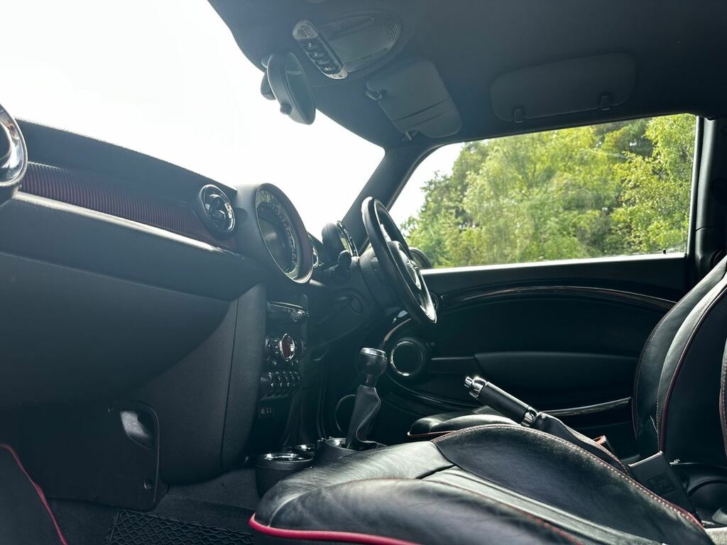 Mini Clubman 1.6 Cooper D Red #21
