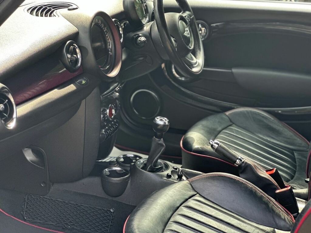 Mini Clubman 1.6 Cooper D Red #27