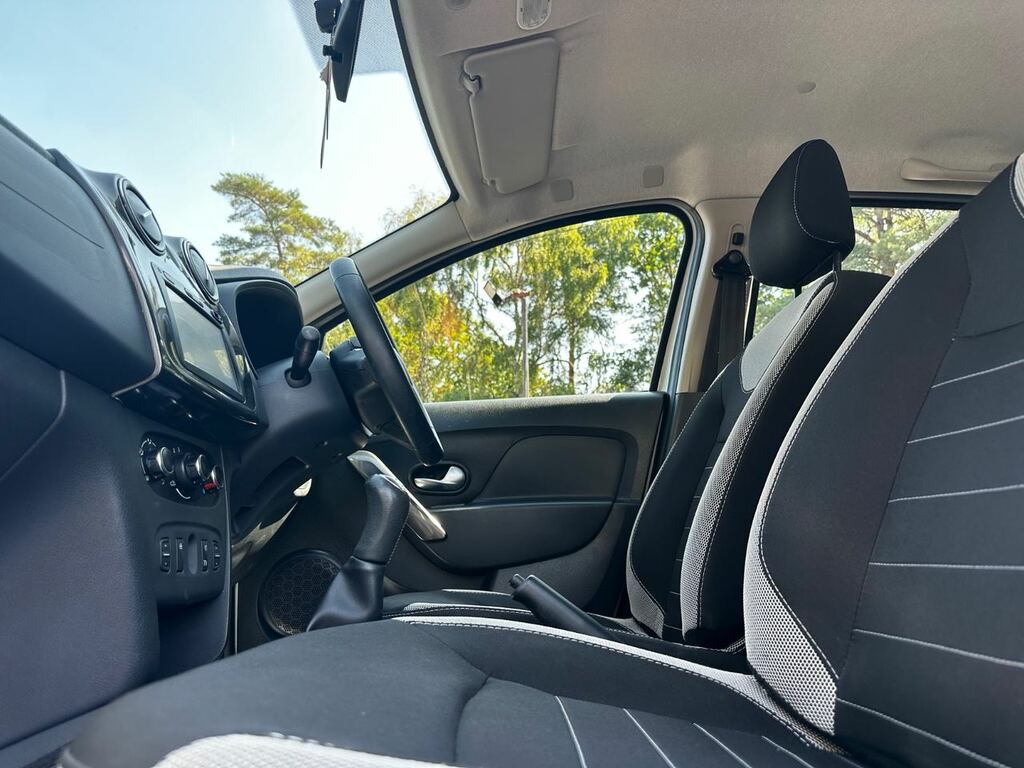 Dacia Sandero Stepway Petrol White #4