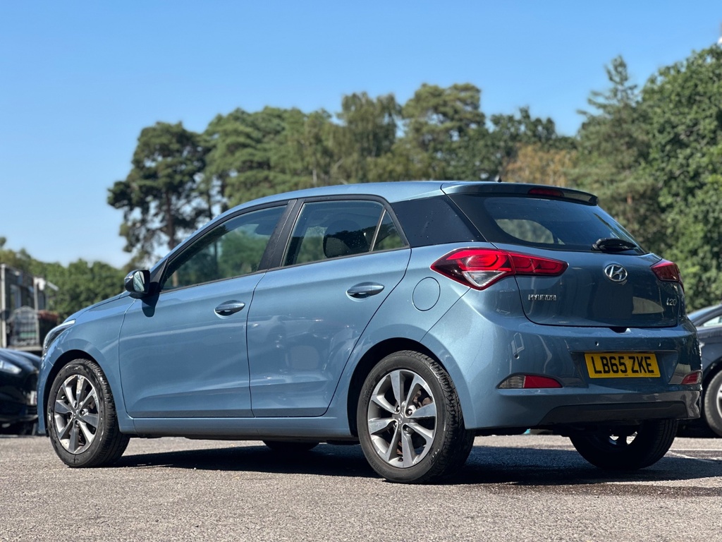 Hyundai I20 1.2L Go White #20