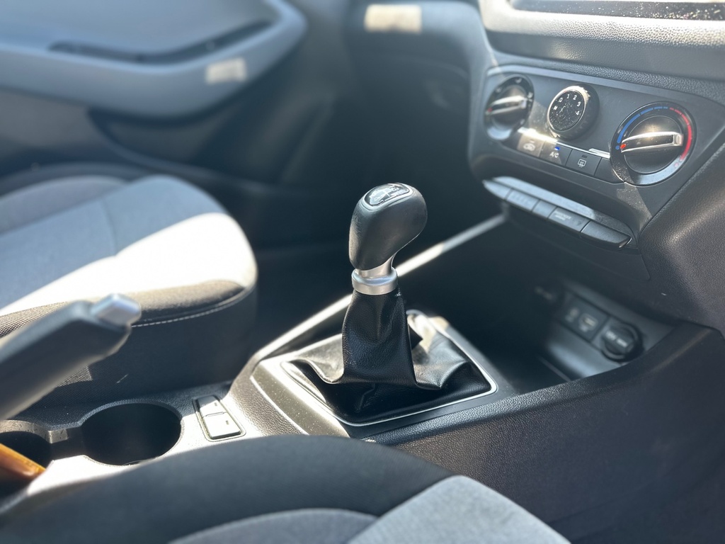 Hyundai I20 1.2L Go White #32