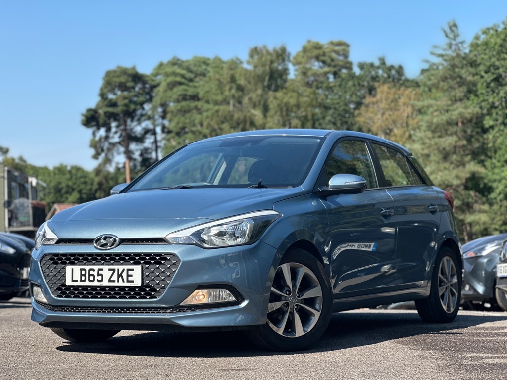 Hyundai I20 1.2L Go White #8