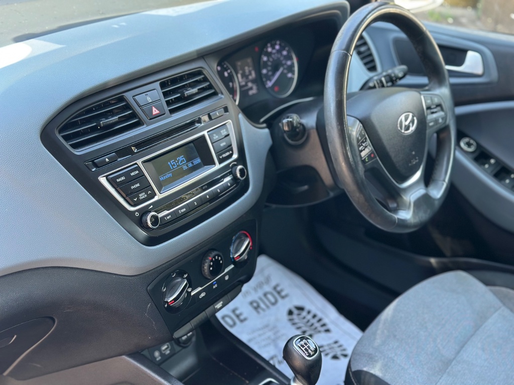 Hyundai I20 1.2L Go White #26
