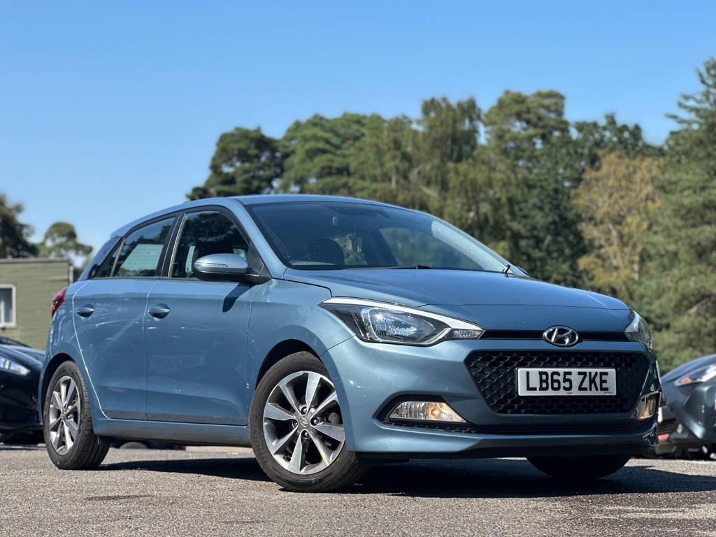 Hyundai I20 1.2L Go White #9