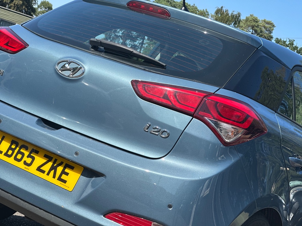 Hyundai I20 1.2L Go White #14