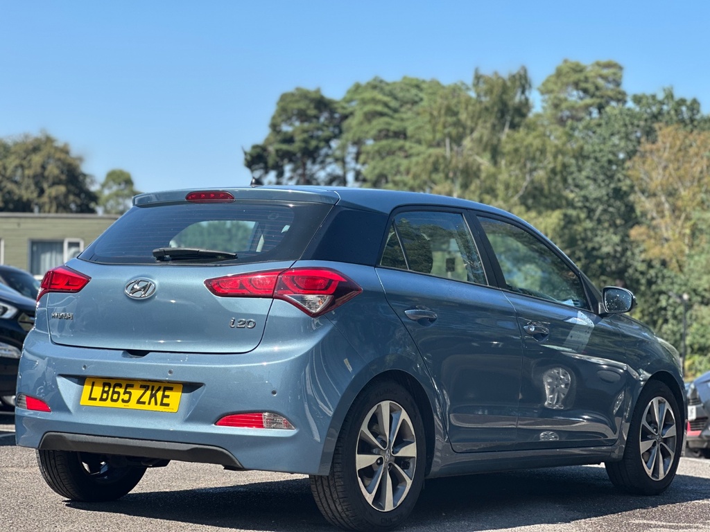 Hyundai I20 1.2L Go White #21
