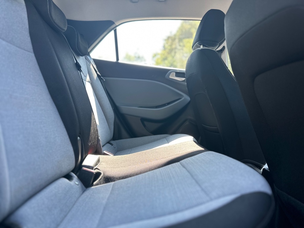 Hyundai I20 1.2L Go White #33