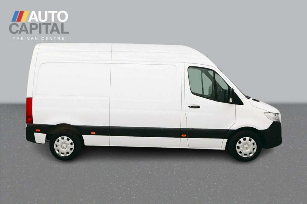 Mercedes-Benz Sprinter 2L Premium KW23OZC White #6