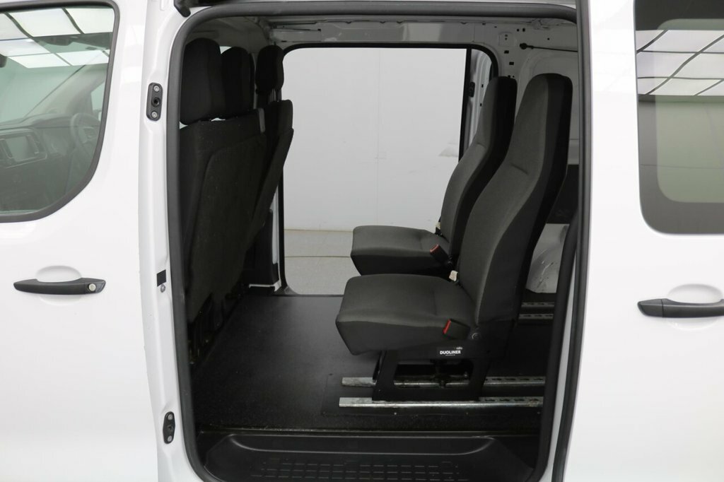 Peugeot E-Expert Combi White
