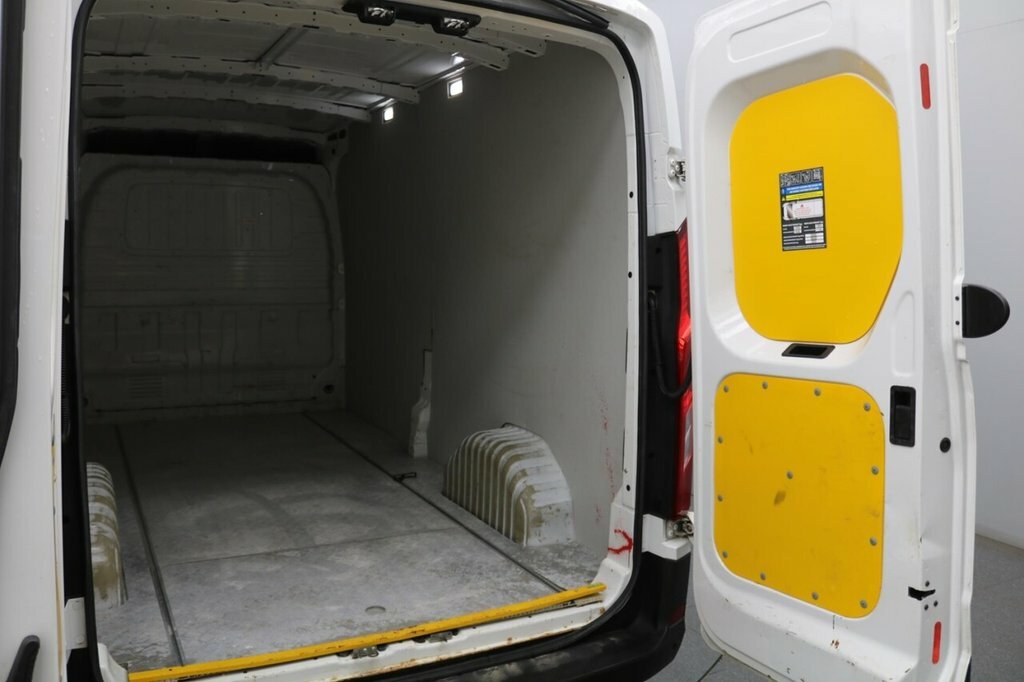 Maxus Deliver 9 D20 163Ps Rwd L3h2 3.4M Euro 6 With Air Con, Rear White #15