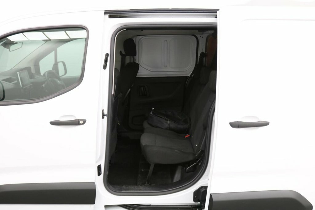 Peugeot E-Partner 750 100Kw 50Kwh Professional Premium Van White #8