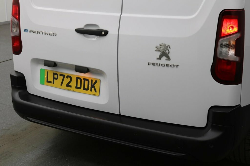 Peugeot E-Partner 750 100Kw 50Kwh Professional Premium Van White #18