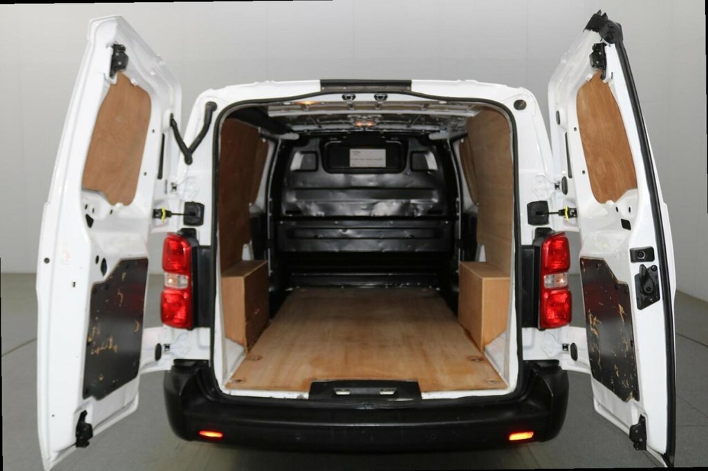 Vauxhall Vivaro 1.5L Dynamic 6Dr White #6