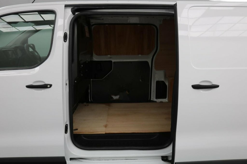 Vauxhall Vivaro 1.5L Dynamic 6Dr White #5
