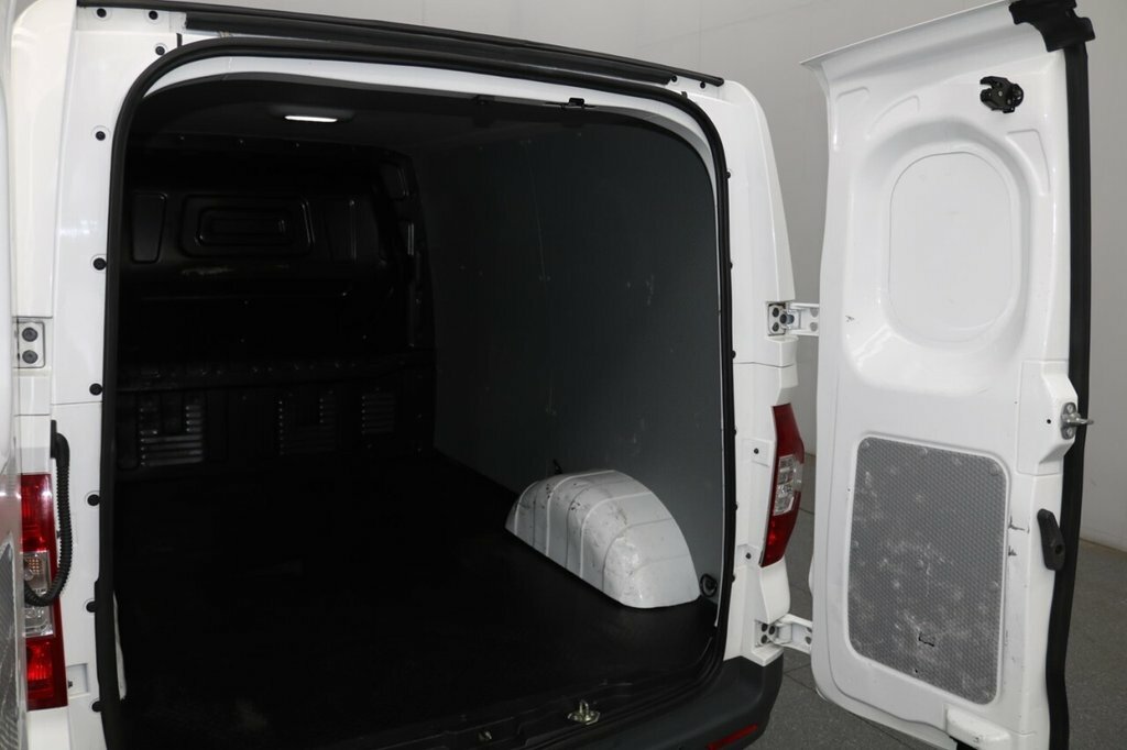 Maxus eDeliver 3 Mpv White #15