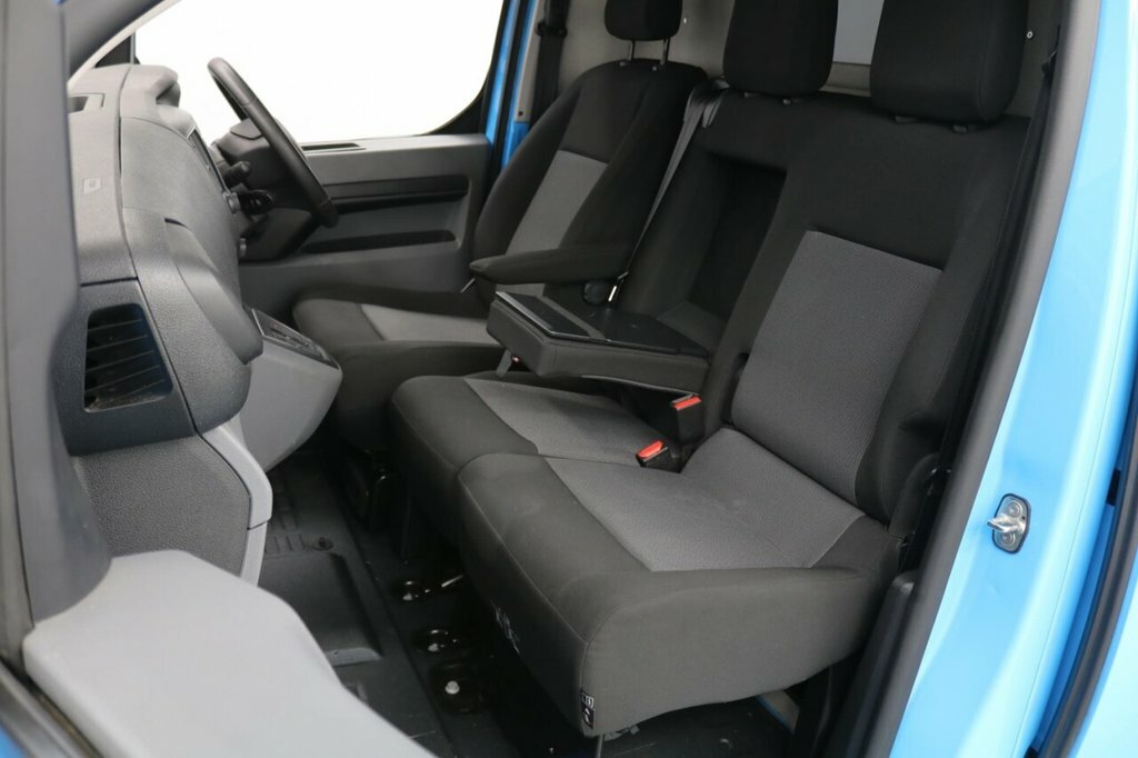 Vauxhall Vivaro White #18