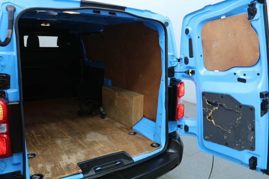 Vauxhall Vivaro White #15