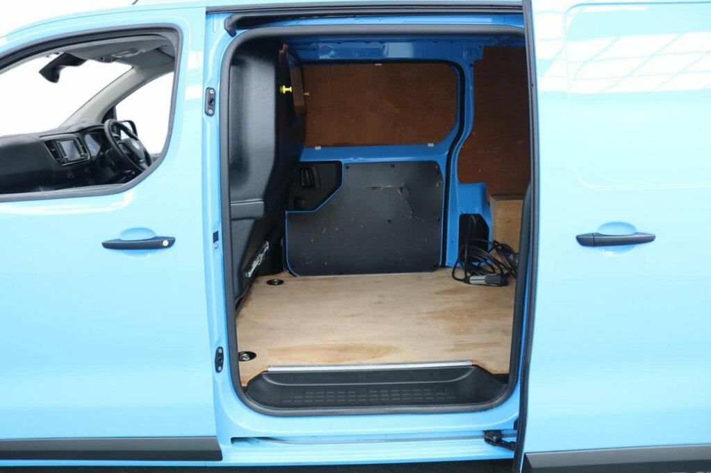 Vauxhall Vivaro White #9