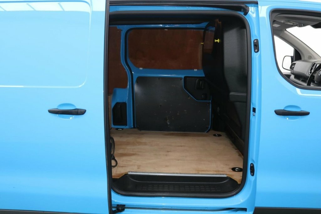 Vauxhall Vivaro White #10