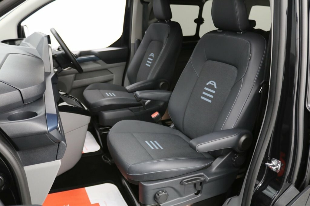 Ford Tourneo Custom Titanium Luxe White #32