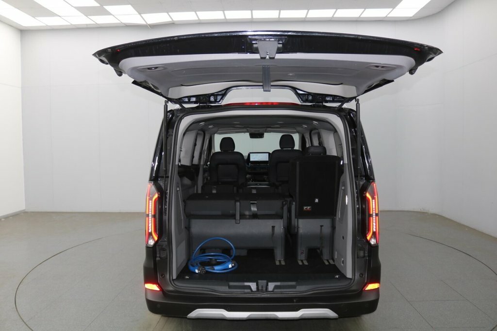 Ford Tourneo Custom Titanium Luxe White #23
