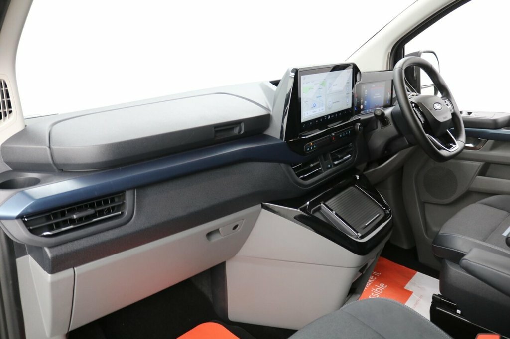 Ford Tourneo Custom Titanium Luxe White #37