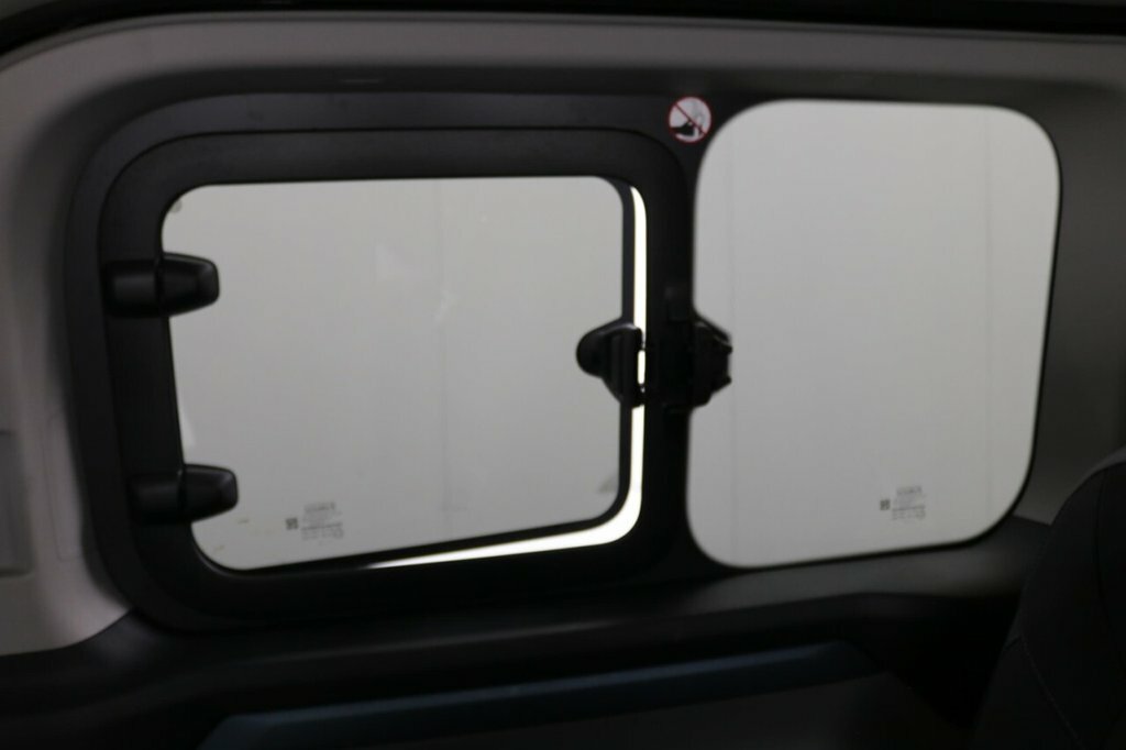 Ford Tourneo Custom Titanium Luxe White #26