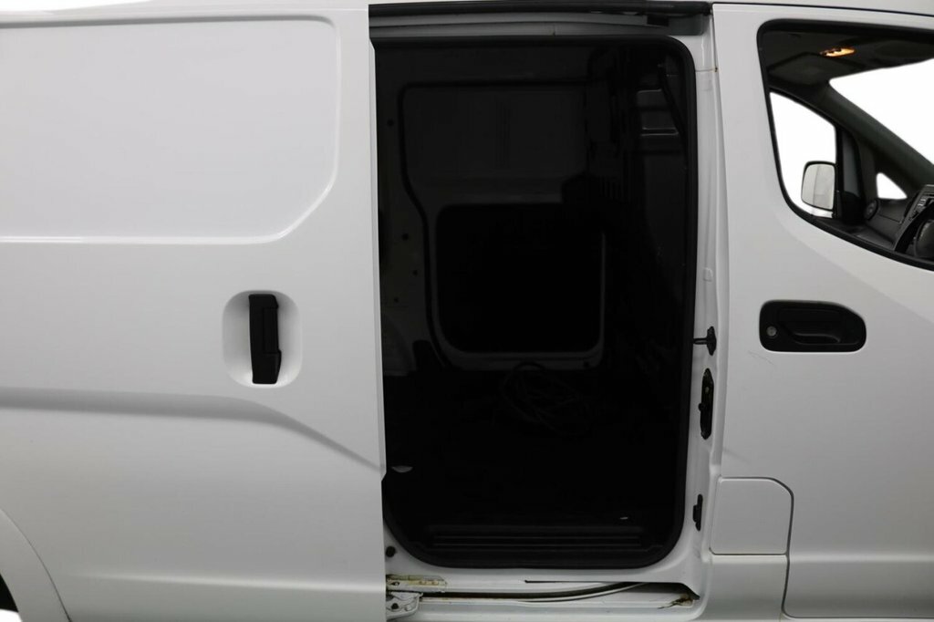 Nissan e-NV200 Visia Panel Van White #9