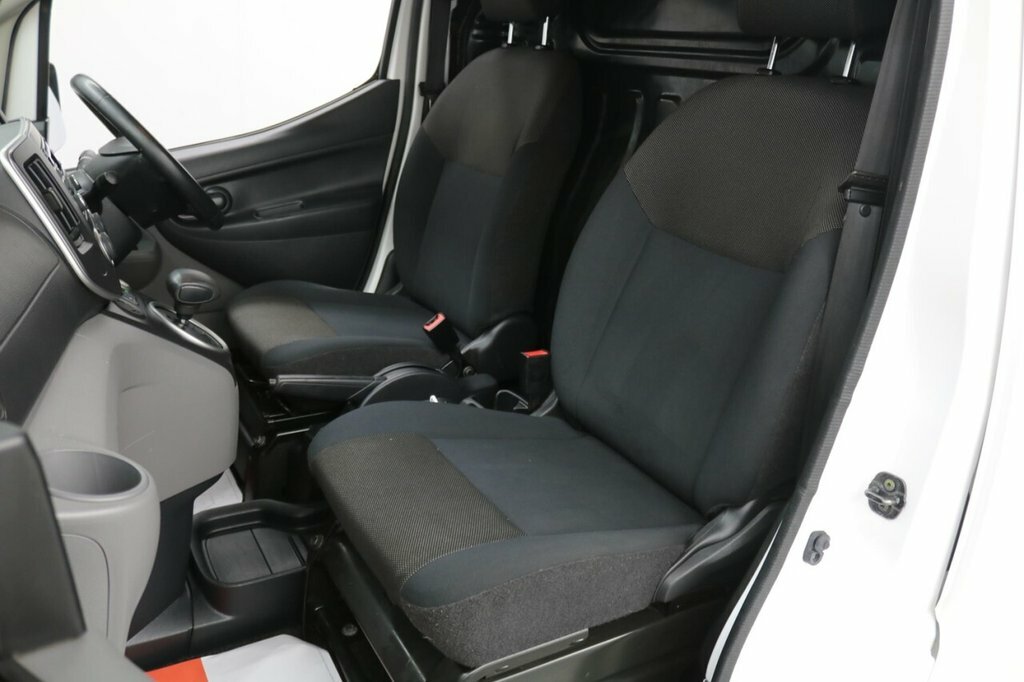 Nissan e-NV200 Visia Panel Van White #18