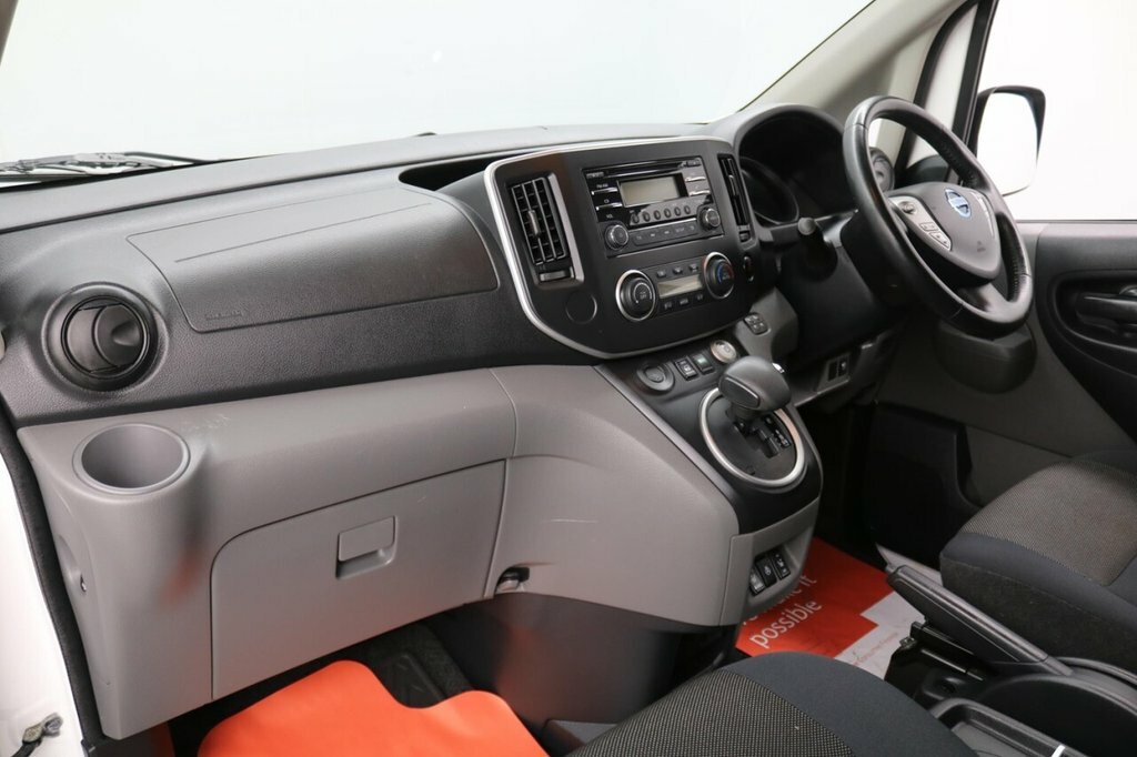 Nissan e-NV200 Visia Panel Van White #22