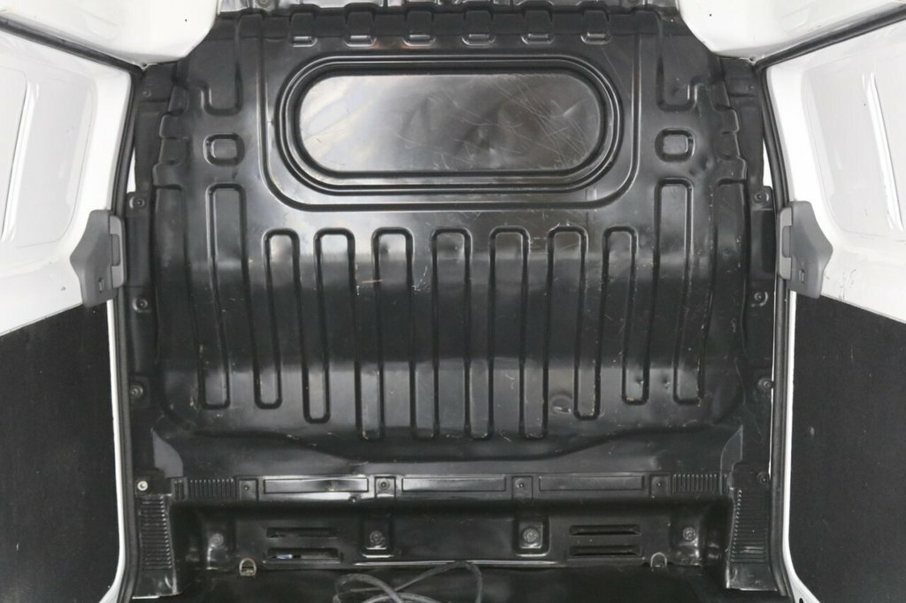 Nissan e-NV200 Visia Panel Van White #17