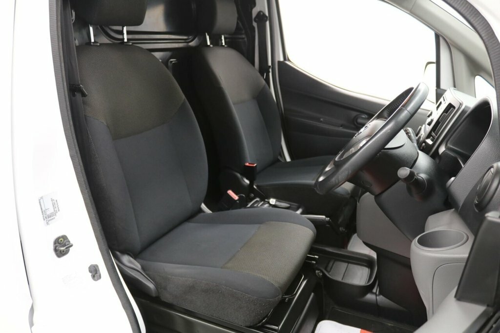 Nissan e-NV200 Visia Panel Van White #21