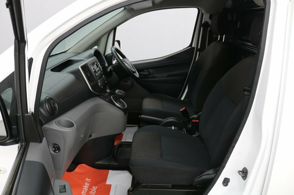 Nissan e-NV200 Visia Panel Van White #19