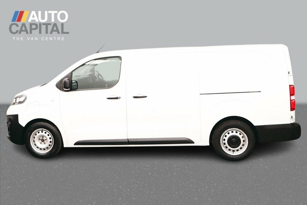 Vauxhall Vivaro Mpv White #2